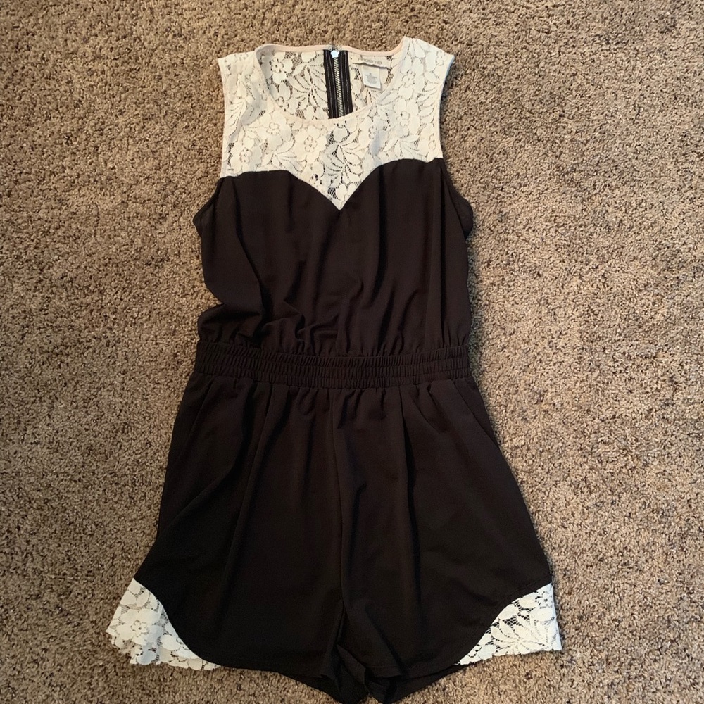 Super cute romper!